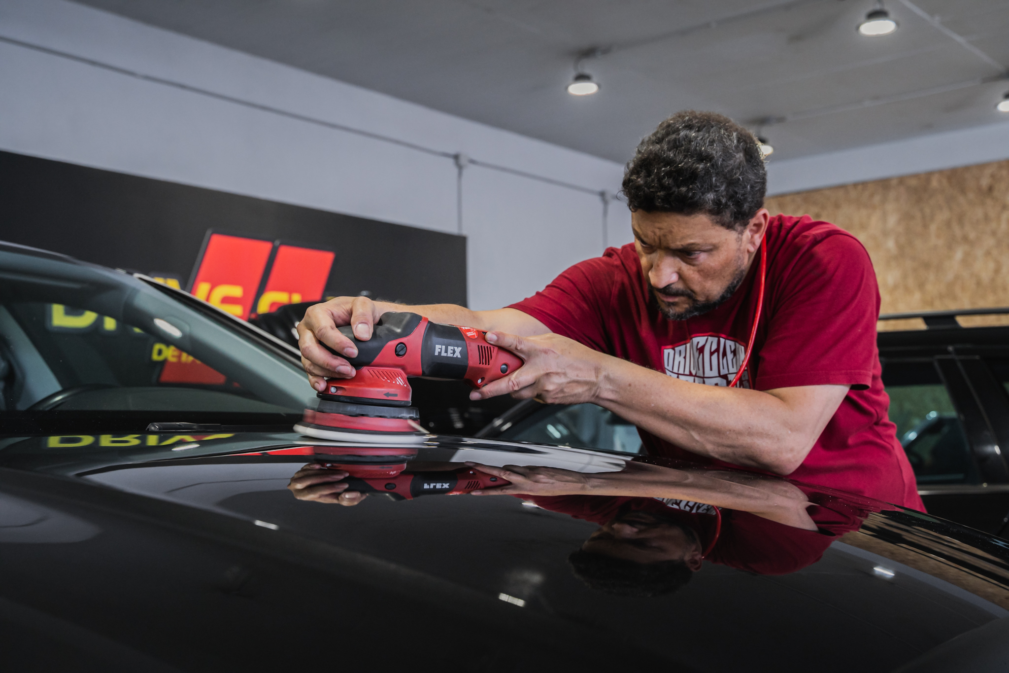 Polimento da pintura nas instalações DriveClean